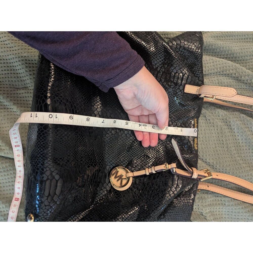 Michael Kors Black Patent Embossed Python Jet Set Tote 4MK124 Preowned - Picture 4 of 6